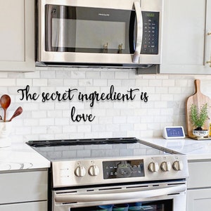 Arte de parede de cozinha | Letras de parede de metal para cozinha | O ingrediente secreto é o amor | Decoração de parede de cozinha |