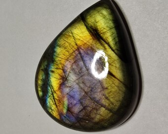 Rare piece design 100% Natural Multi Labradorite Very Good Quality|| AAA Quality|| Measurement= 35×28×8|| Weight= Cts=58|| Loose Gemstone