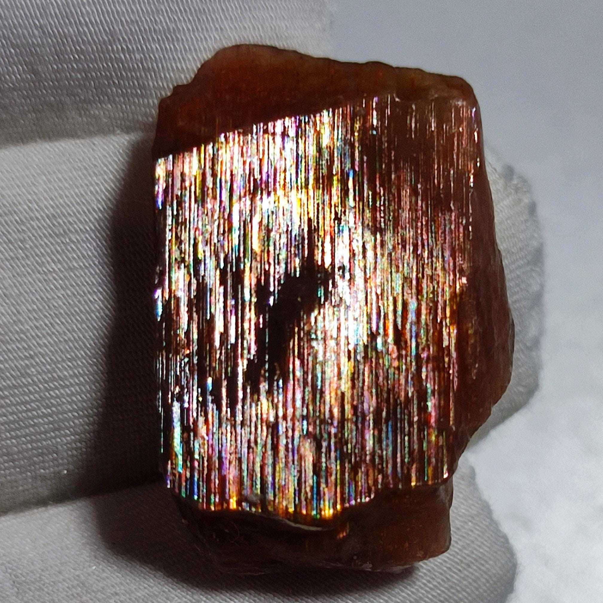 タンザニア産レインボーラティスサンストーン　原石　約257カラット オーストラリア産レインボーラティスサンストーン 0.879ctルース