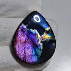 Natural spectrolite purple flashy labradorite cabochon Labradorite gemstone || Size=33×27×7 || weight= 45 carat || Loose Gemstone