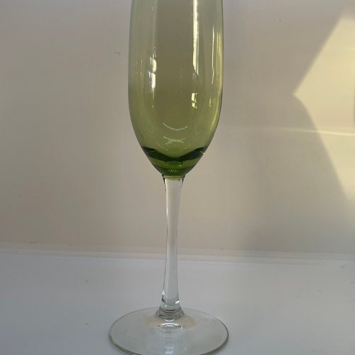 Vintage SET OF 7 Tall Green Champagne Flute Glasses Green shops Bowl and Clear Stem Height 9 inches Tall Dinner Parties,Hosting,Wine Glasses
