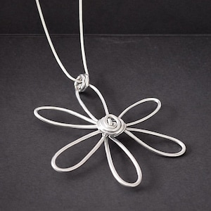 Large Flower Necklace, Statement Daisy Pendant, Minimalist Floral Necklace, Modern Wire Flower Jewellery, Gift for Women