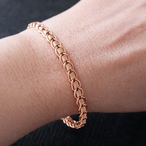 Pulseira feminina em cobre puro trançado, bracelete com fio enrolado, presente de 7º aniversário para esposa, joia artesanal do Reino Unido.