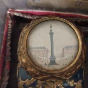 Early 19th Century Grand Tour Souvenirs Palais Royale Gilt Bronze Fragrance Necessaire with Gold Gilt Opaline Bottles & A Sèvres Style Panel image 6