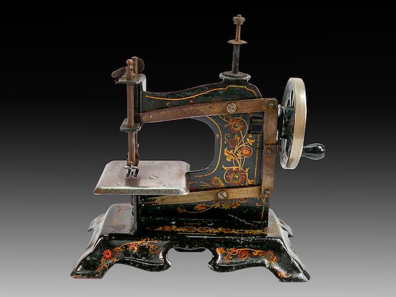 Antique Muller Toy Sewing Machine: 1910 German Cast Iron Floral Miniature