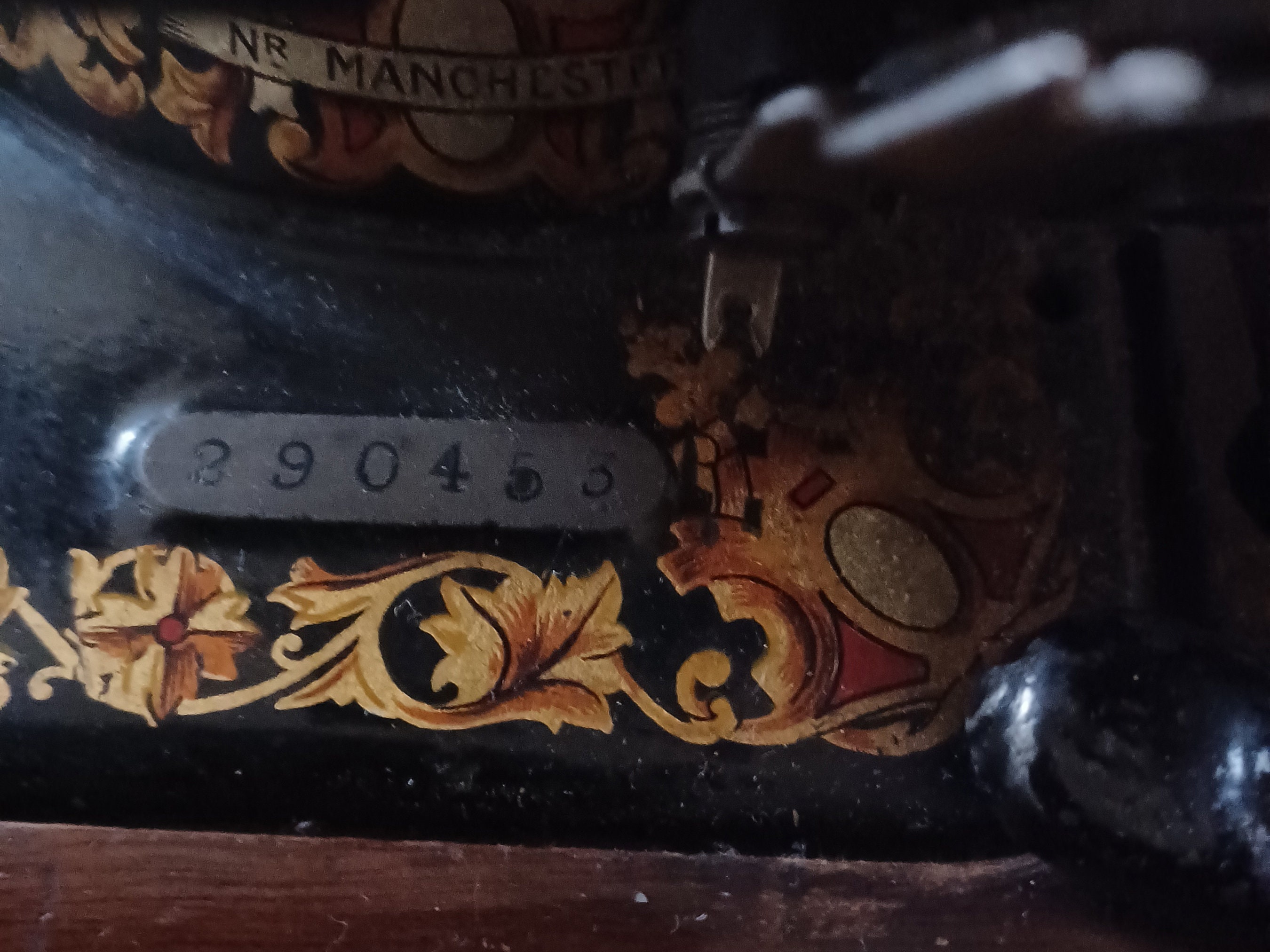 Queen Sewing Machine A Fine Antique Cased Jones cs Queen Alexandra