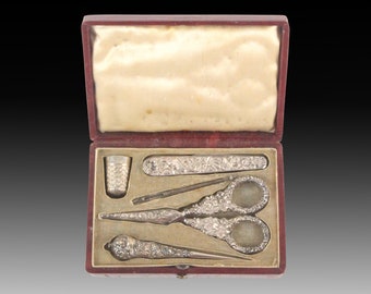 Beautifully Crafted Silver Sewing Etui – Attributed to Joseph Taylor, Circa 1840