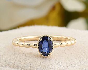 Blauer Saphir Solitär Ring, Zierlicher Blauer Saphir Ring, Verlobungsring, Oval Form Blau Zertifizierter Saphir in Gold, Geschenk zum Muttertag