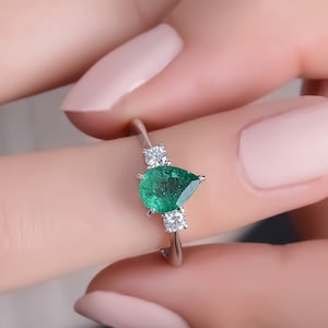 AAA Natural Emerald Ring For Women Engagement, 14K Solid Unique Ring Set With Emerald, White Gold Pear Cut Emerald Ring