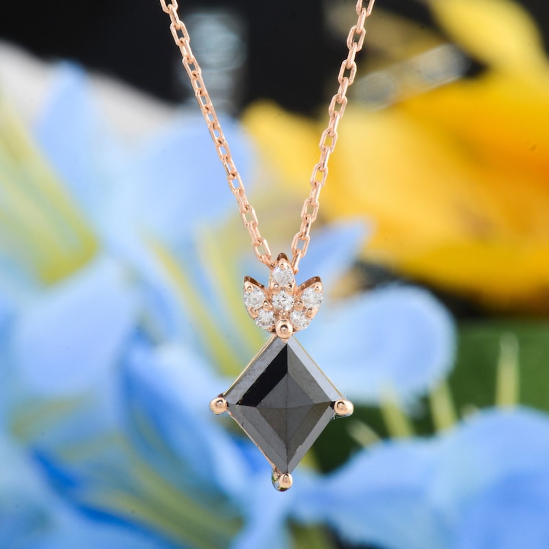 BLACK DIAMOND INDIE NECKLACE