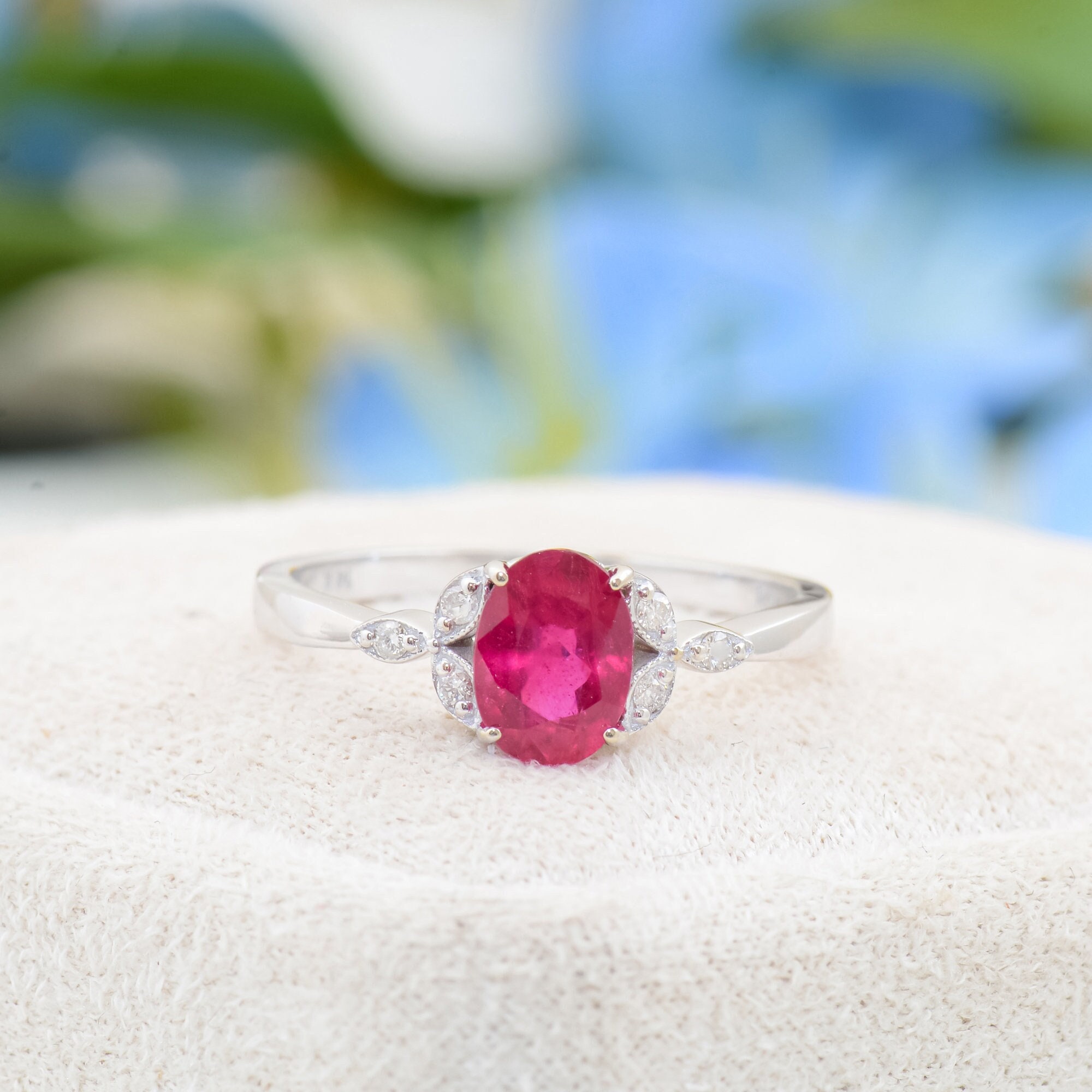 Bague de fiancailles en rubis ovale naturel AAA bague en or massif diamants et rubis faits main en or massif cadeau pour femme cadeau de Noel soldes du Black Friday Etsy