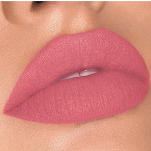 Coral pink matte lipstick-pencil for lips 2 in 1 - tone 05. natural lip liner, vegan and cruelty free makeup