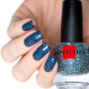 Flerfärgat blått nagellack med specialeffekt. Sophin 0329. Glitterande överlack, festlig glittermanikyr.