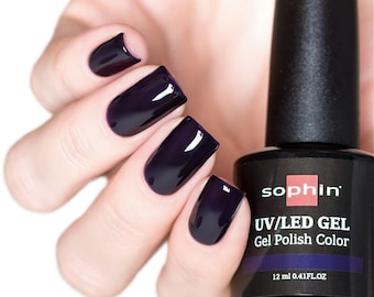 Dark purple gel polish. Sophin 0719 Rich violet. Spectacular glossy shine, bright color, stunning durability.