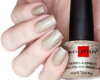 Sand effect golden silver nail polish. Sophin 0264. sparkling manicure. glitter shine. sugar nail polish. sand manicure.