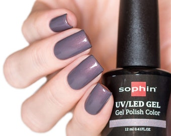 Dusty lilac gel polish with pink shimmer. Sophin 0715 PLUMAGE. Spectacular glossy shine, soft shimmering color, stunning durability.