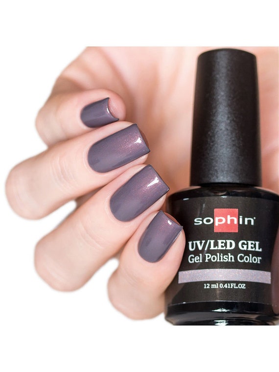 Dusty lilac gel polish with pink shimmer. Sophin 0715 PLUMAGE. Spectacular glossy shine, soft shimmering color, stunning durability.