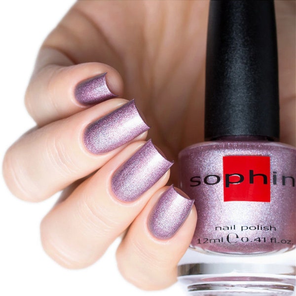 Light lilac-pink holographic nail polish. Sophin 0207. purple pink tone. linear holographic lacquer. trendy manicure. for natural nails.