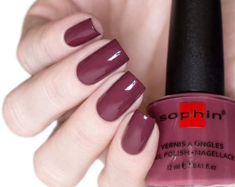 Plum nail polish gel effect. Sophin 0308. purple nail polish. dark burgundy manicure. vegan cosmetics. trendy nails. Shine finish