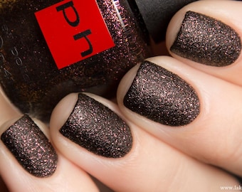 Sophin 0282 Bruine nagellak met zandeffect en roze glitters