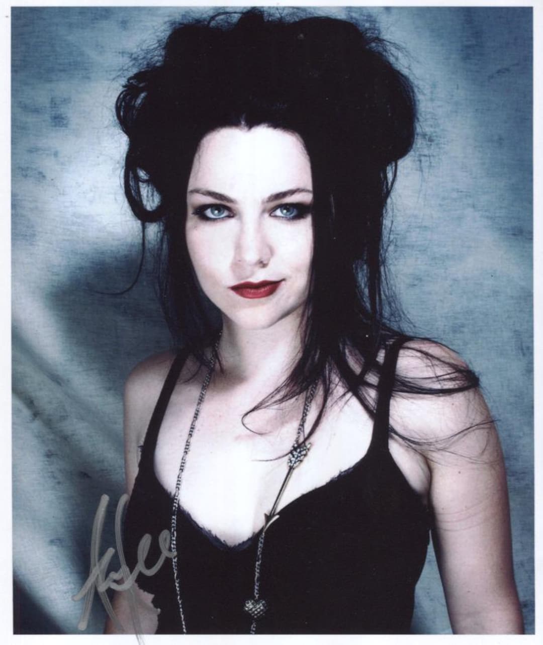 amyページ Amy Lee (evanescence) Signed 8