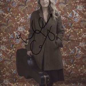 Mary Chapin Carpenter SIGNED 8&quot; x 10&quot; Photo + Certificate of Authentication 100% Genuine