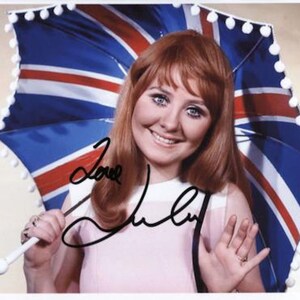 Lulu (female Singer) SIGNED 8