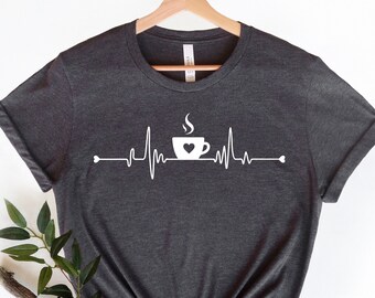 Camiseta Coffee Heartbeat: Presente para Amantes de Café