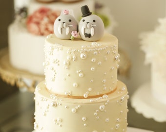 walrus couple wedding cake topper,seal couple cake topper,walrus wedding cake topper,birthday cake topper,bride and groom cake topper