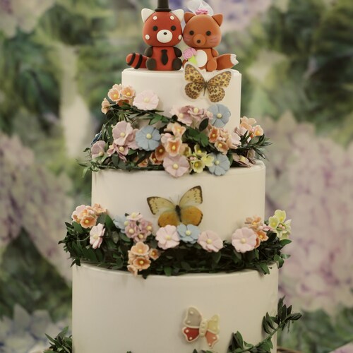 Red panda and fox wedding cake topper,red fox cake topper,handmade couple cake toppe,birthday cake topper,bride shops and groom cake topper