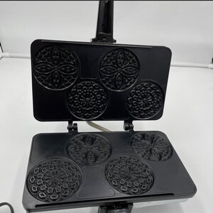 quattro pizzelle baker