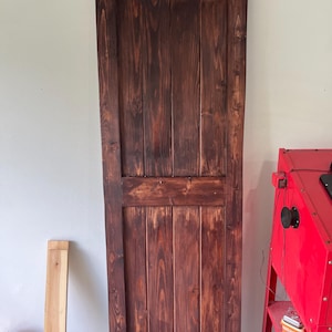 Kundenspezifische Scheunentore In Ihrer Größe auf Bestellung.  Massives Holz- lackieren oder beizen. Jede Tür ist 400 für die meisten Größen