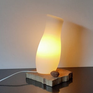 Ikea, Mylonit, handgemaakte glazen tafellamp, mat witte buitenzijde, glanzende witte binnenzijde, knipschakelaar, 1990&#39;s