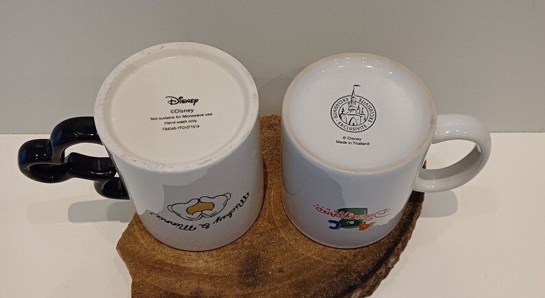 Musse Pigg, vackra stora muggar; mugg A - mugg med unikt handtag, mugg B - Musse Pigg med bokstaven H - Disneyland Paris, priset är per mugg bild 9