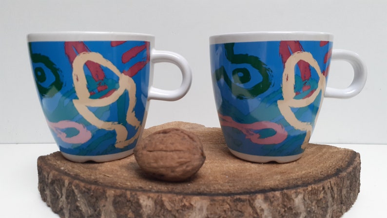 Douwe Egberts, set of two colored large coffee or cappuccino mugs, with the Douwe Egberts mark on the inside image 9