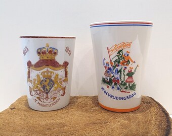 Collectors items, set of two cups, 1st: from 1913! 100 years of independence of the Netherlands, 2nd 1953 10 years of liberation of WWII