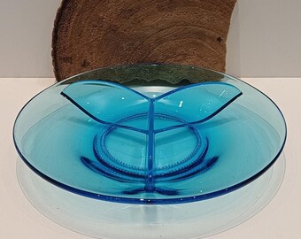 Beautiful aqua blue three-compartment glass bowl, for cookies, chocolates, or chips and nuts, diameter 24 cm/9.45 inch, weight 812 grams