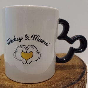 Musse Pigg, vackra stora muggar; mugg A - mugg med unikt handtag, mugg B - Musse Pigg med bokstaven H - Disneyland Paris, priset är per mugg bild 4