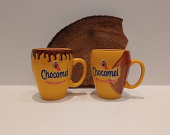 Chocomel, mug individuel ou lot de deux mugs spéciaux de la célèbre marque néerlandaise de lait chocolaté, logo de la main avec le lait chocolaté