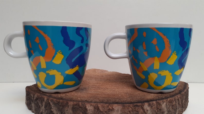 Douwe Egberts, set of two colored large coffee or cappuccino mugs, with the Douwe Egberts mark on the inside image 4