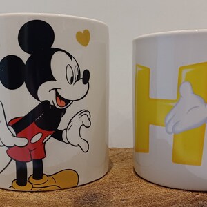Musse Pigg, vackra stora muggar; mugg A - mugg med unikt handtag, mugg B - Musse Pigg med bokstaven H - Disneyland Paris, priset är per mugg bild 2