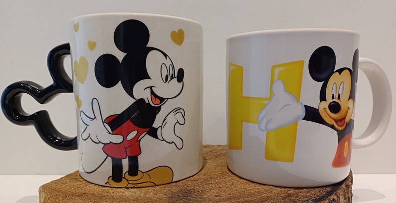 Musse Pigg, vackra stora muggar; mugg A - mugg med unikt handtag, mugg B - Musse Pigg med bokstaven H - Disneyland Paris, priset är per mugg bild 2