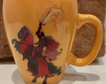 Chocomel – Efteling, eine Tasse oder ein Zweier-Set, Abbildung des Raveleijn-Ritters Thomas und das Logo der Hand mit dem Glas Schokoladenmilch