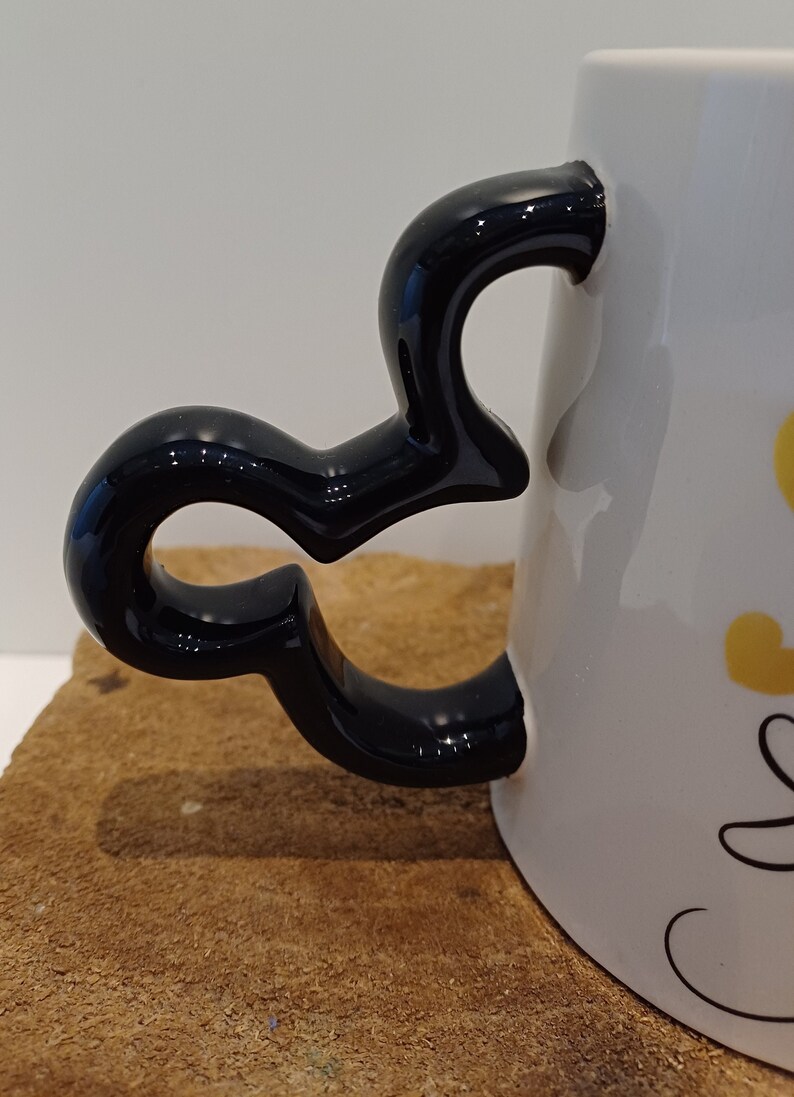 Musse Pigg, vackra stora muggar; mugg A - mugg med unikt handtag, mugg B - Musse Pigg med bokstaven H - Disneyland Paris, priset är per mugg bild 5