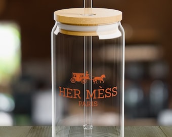 Her Mess Sipper Glass16oz, copo com canudo e tampa, presente para bebedores de água, café e chá, padrões Hermes em vidro, presente de dia das mães, presentes