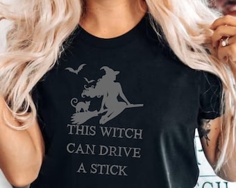Esta bruxa voa em bastão, camisa das irmãs bruxas, camisa de Halloween, roupa de Halloween, camisa de bruxa de Halloween, camisa engraçada de Halloween, bastão de vassoura