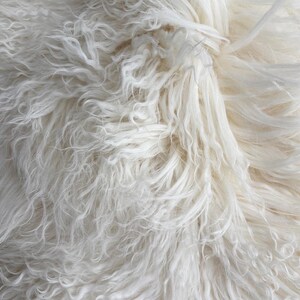 Mongoliskt fårskinn i ull - Tibetanskt lammskinn - Tibetansk lammmohair - Dockhår - Reroot - Dockperuker - Waldorfdocka - BJD - Blythe Dolls bild 3