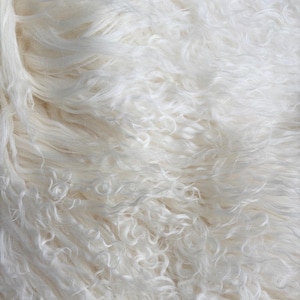 Mongoliskt fårskinn i ull - Tibetanskt lammskinn - Tibetansk lammmohair - Dockhår - Reroot - Dockperuker - Waldorfdocka - BJD - Blythe Dolls bild 4