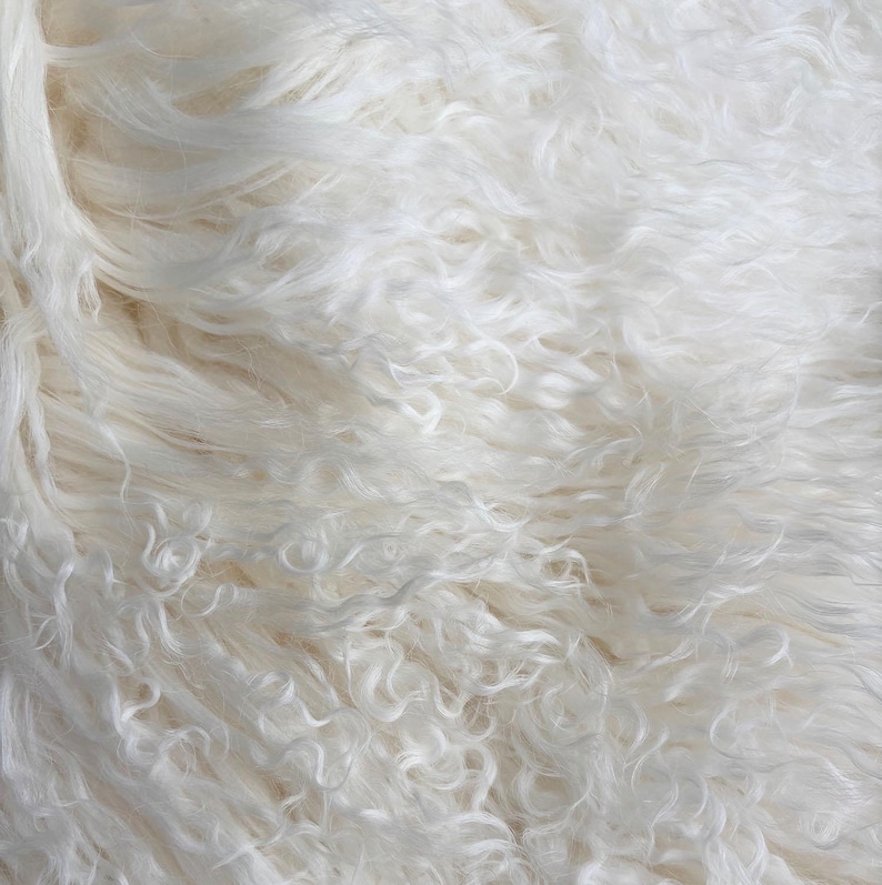 Mongoliskt fårskinn i ull - Tibetanskt lammskinn - Tibetansk lammmohair - Dockhår - Reroot - Dockperuker - Waldorfdocka - BJD - Blythe Dolls bild 4