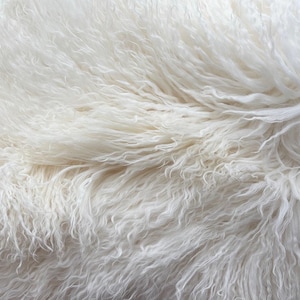 Mongoliskt fårskinn i ull - Tibetanskt lammskinn - Tibetansk lammmohair - Dockhår - Reroot - Dockperuker - Waldorfdocka - BJD - Blythe Dolls bild 6
